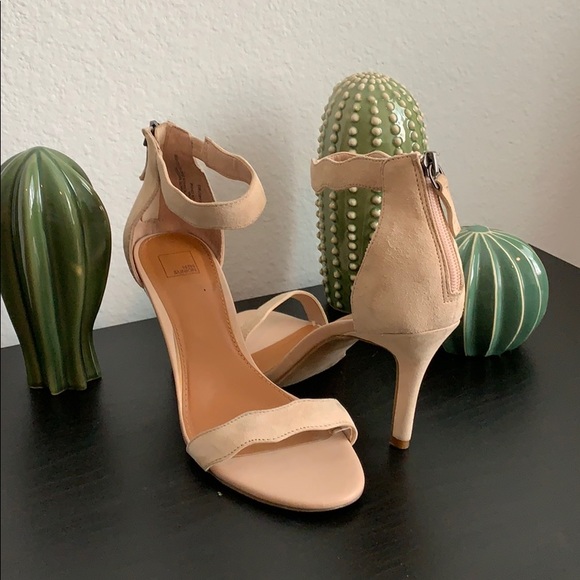 14th & Union tan heels - Picture 2 of 4